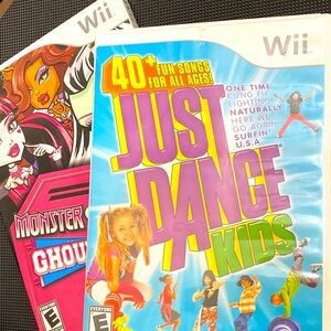 Nintendo Wii - Monster High: Ghoul Spirit & Just Dance Kids - used
